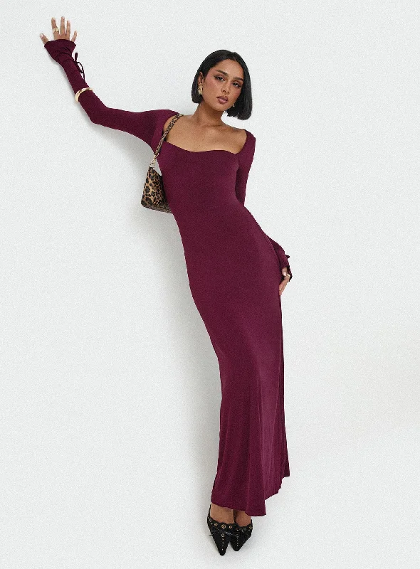 Dalzine Maxi Dress Burgundy Comfortable Pleated Maxi Dress