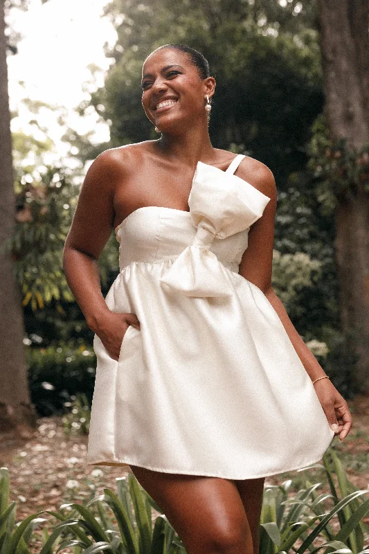 Ellah Bow Front Mini Dress - Off White Trendy Mini Dress with Belt