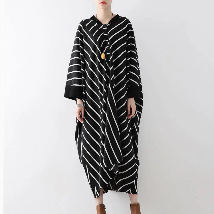 Fall Black White Striped Cotton Dresses Patchwork Plus Size Batwing Sleeve Maxi Dress Comfortable Pleated Maxi Dress