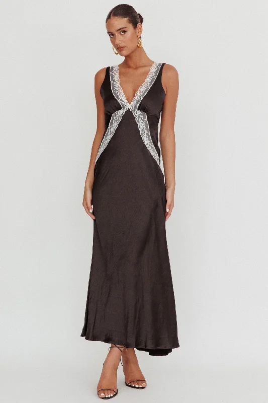 Ivonne Contrast Lace V-Neck Maxi Dress Black Classic Tulle Maxi Dress