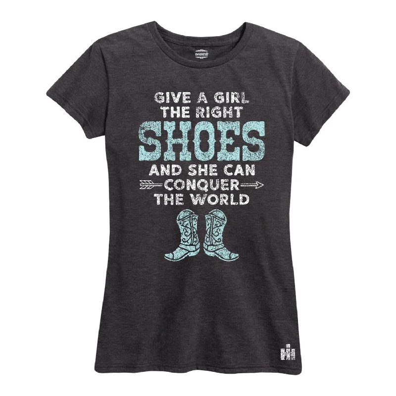 International Harvester™ - The Right Shoes - Women's Short Sleeve T-Shirt Front Pockets Side Pockets Patch Pockets