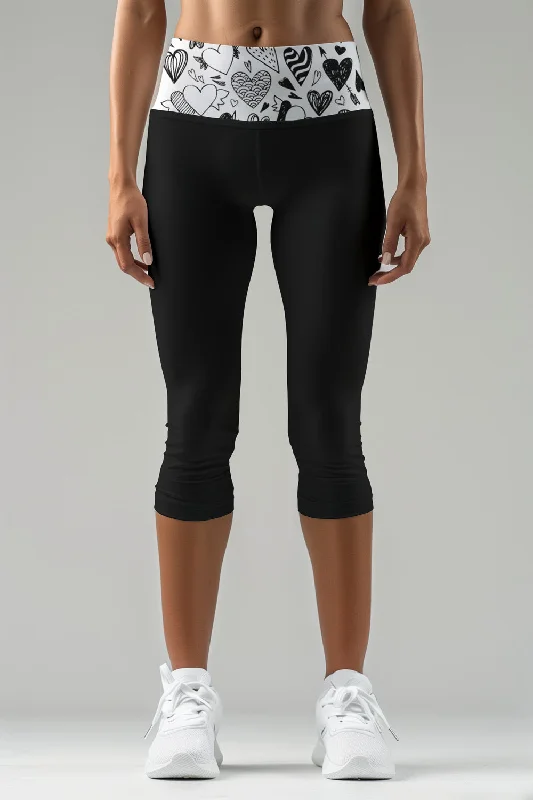 Me Enamoré Ellie Black & White Performance Yoga Capri Leggings - Women Trendy Sports Performance Leggings