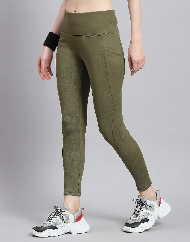 Women Green Solid Regular Fit Legging Cozy Textured Workout Leggings