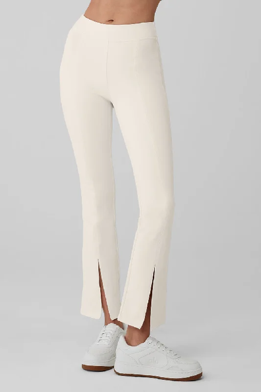 Airbrush High-Waist 7/8 Flutter Legging - Ivory Fashionable Leather-Look Leggings