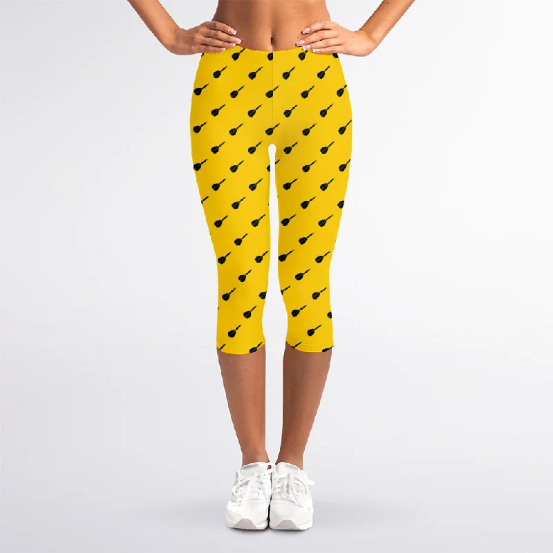 Yellow And Black Dart Pattern Print Women's Capri Leggings Casual Black Leggings