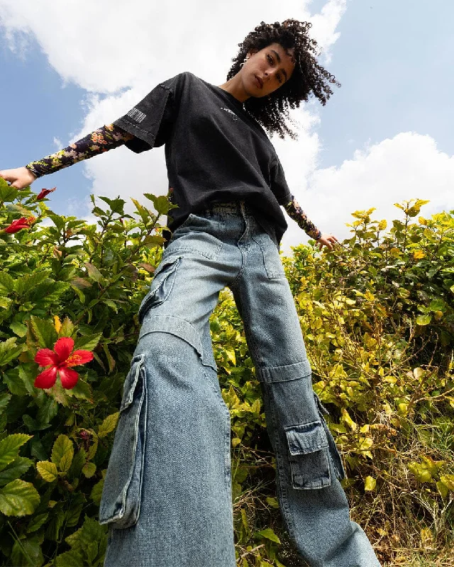 Female Wide-leg Light Blue Washed Cargo Jeans Fashionable Frayed Hem Denim