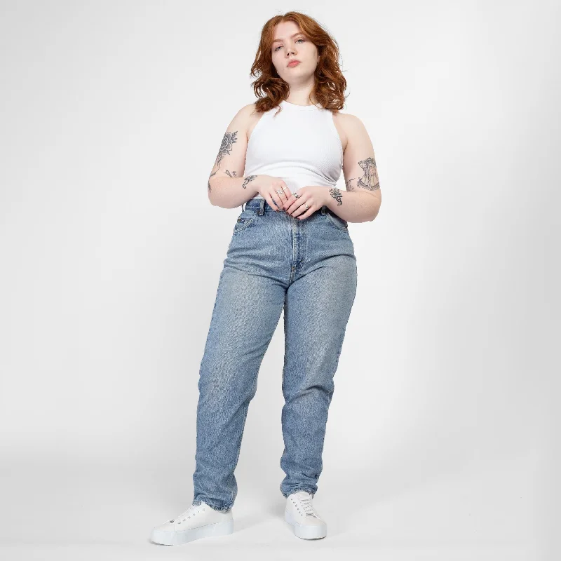 Medium 80s Lee High Waisted Curvy Fit Jeans 29.5" Comfortable Mid-Rise Jeans